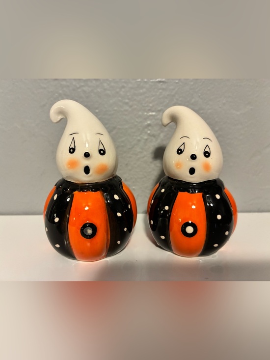 johanna parker Other - Johanna Parker Halloween Ghost Salt and Pepper Shakers